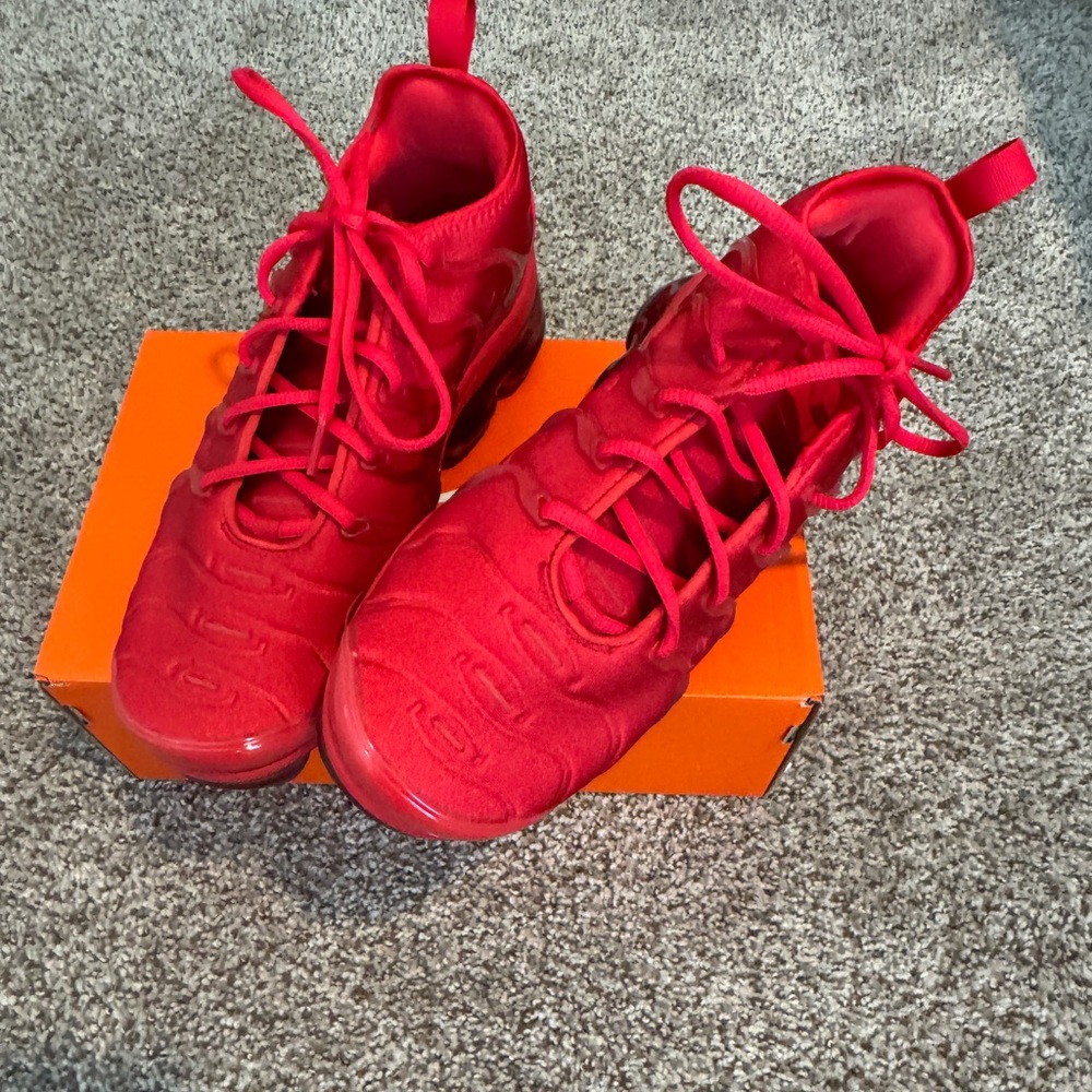 LIKE NEW WORN ONCE!!! Men’s Size 12 Nike Air VaporMax Plus!